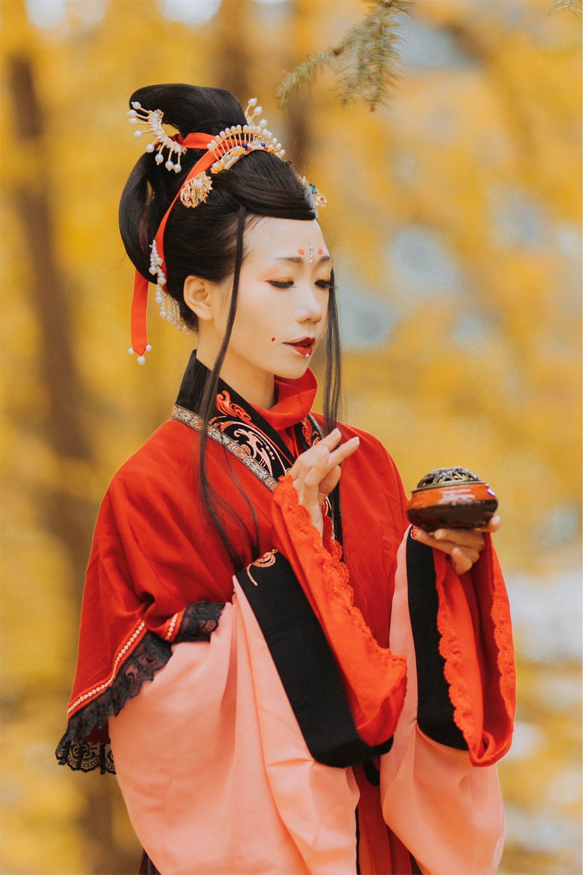 YITUYU艺图语 2021.09.03 满地秋 谭子